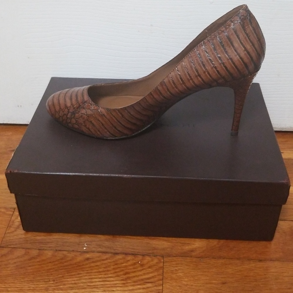 New Elie Tahari "Bretta" Pumps
